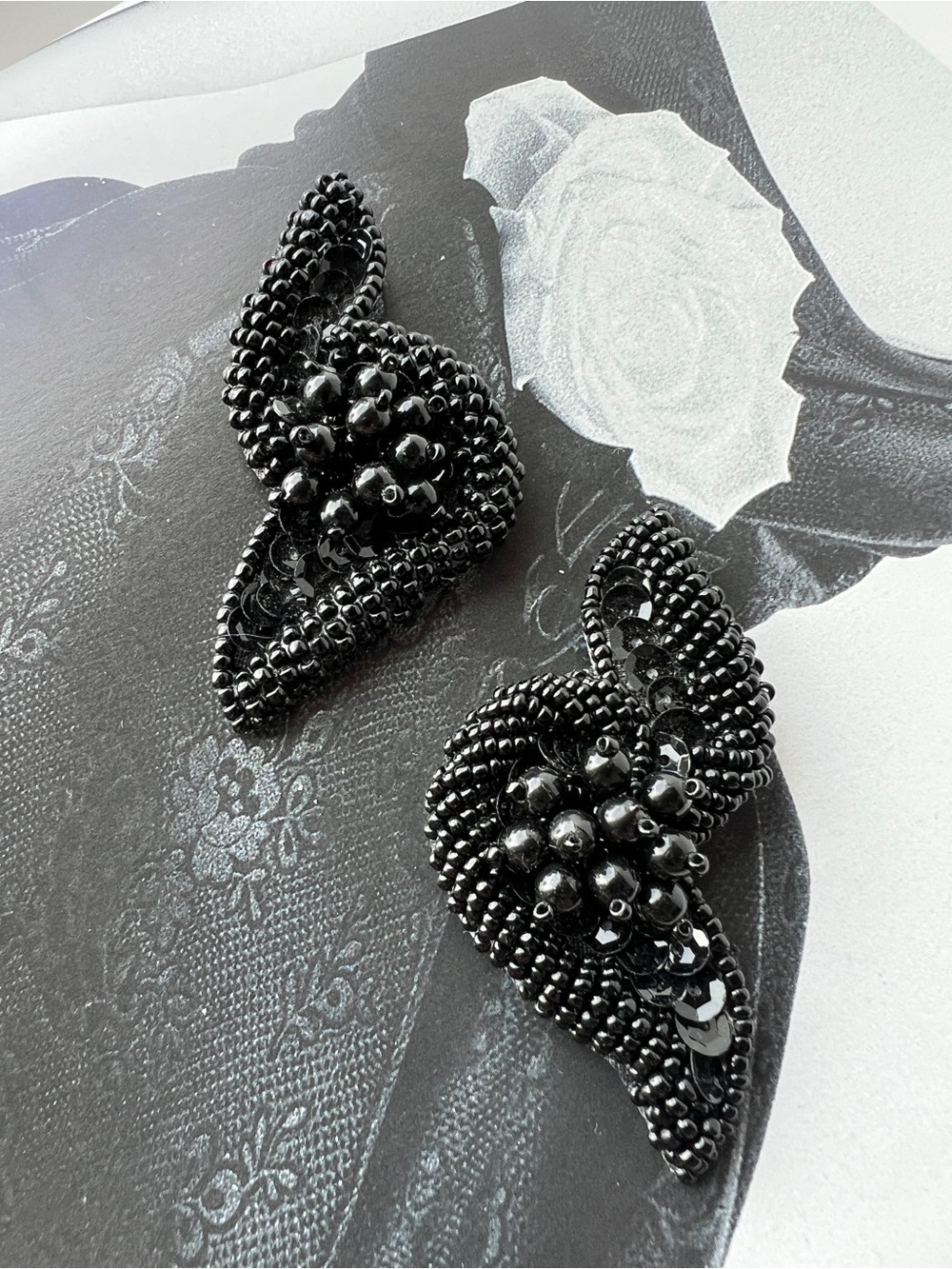 Black Beaded Leaf Shoe Clips